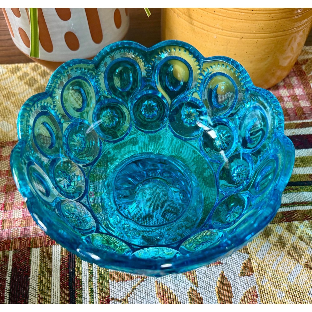 L.E. Smith Moon and Star Glass Bowl: Turquoise Pressed Glass, UV Glow - Picture 2 of 5